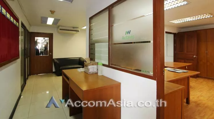  1  Office Space For Rent in Phaholyothin ,Bangkok BTS Ari at Thirapol Building AA14127